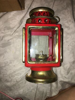 Vintage Red and Gold Metal Kerosene Oil Lamp Lantern 4