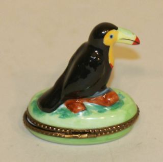 Limoges France Peint Main Trinket Box with Figural Toucan Tropical Bird 2