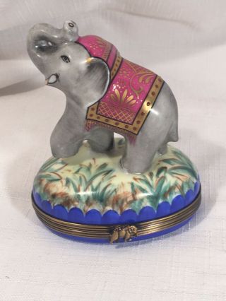 Limoges France Peint Main Elephant Trinket Pill Box
