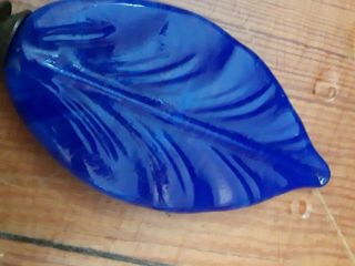 Vintage Blue Glass Lamp Finial,  Leaf Form 4
