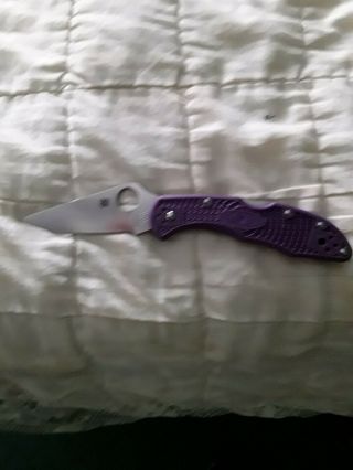 Purple Spyderco Delica 4 Folding Pocket Knife Plain Edge Vg - 10 Very Nicecond