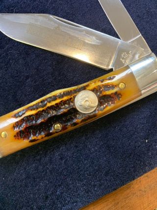 Vintage Queen Cutlery Some kind of wood Handles gunstock Pocket Knife 40 ph D2 4