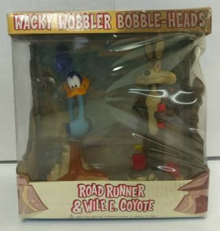 Rare Road Runner & Wile E.  Coyote Wacky Wobbler Bobble Heads Funko Box Set