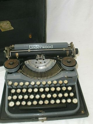 Vintage Underwood Portable Typewriter