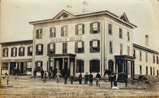 Chester,  Vt Rppc Crowd In Front Of The Ingrham House C1910