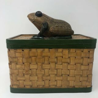 Shanghai Chinese Frog Lacquer Woven Wicker Box With Lid Rattan 3d Decorative