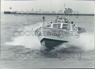 Us Coast Guard Boat 40520 On Lake Erie Berakwater Lighthouse Press Photo