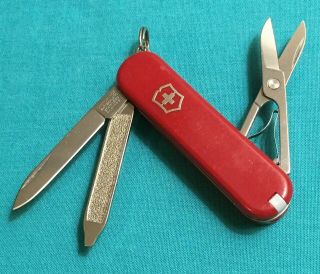 RARE Victorinox Swiss Army Knife - Red WHISTLE Classic SD - Multi Tool 2