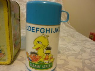 Vintage Sesame Street Metal Lunchbox WITH THERMOS 1980s Has Wear 3