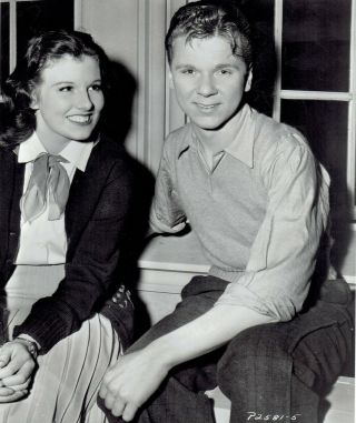 1939 Photo By Paramount Sheila Ryan Jackie Cooper In " What A Life " Film