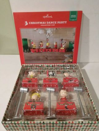2017 Hallmark Peanuts Christmas Dance Party Music Lights 8 Piece Collectors Set