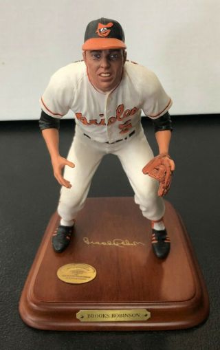 Danbury Baltimore Orioles Brooks Robinson Baseball Figurine Statue