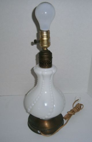 Vintage Milk Glass Hobnail Swirl Table Boudoir Lamp Brass Tone Base