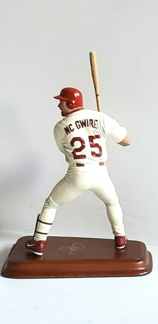 The Danbury MLBP 1999 Sculpture Mark McGwire St.  Louis Cardinals 3