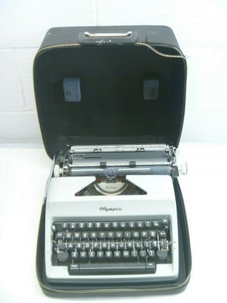 Vintage Olympia Deluxe Portable Typewriter Made In West Germany & Case