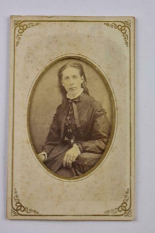 Vintage Cdv Photo Woman,  L.  W.  Keen Artist,  Jonesboro,  Tenn