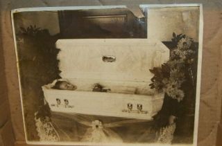 ANTIQUE POST MORTEM MORTUARY GIRL CHILD PHOTO WHITE DRESS CASKET COFFIN 8 X 10 2