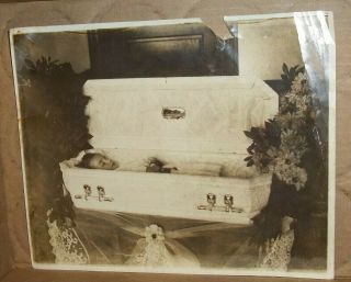 ANTIQUE POST MORTEM MORTUARY GIRL CHILD PHOTO WHITE DRESS CASKET COFFIN 8 X 10 3