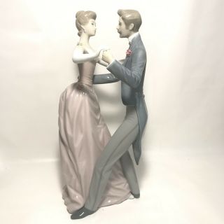 Lladro Anniversary Vintage Porcelain Figurine Waltz Couple Dancing.  1372