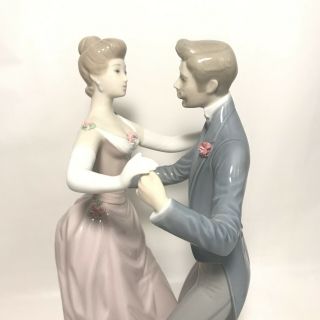Lladro Anniversary Vintage Porcelain Figurine Waltz Couple Dancing.  1372 2
