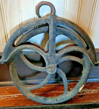 Antique Cast Iron Water Well Rope Hay Pulley