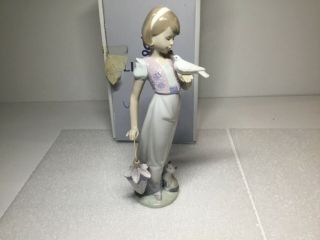 Lladro Collector Society 1991 Summer Stroll Girl Gloss Finish Figurine 7611