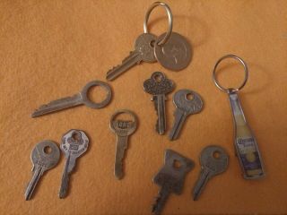 Antique.  Corona Keychain& Auto Automobile Car Keys Gm Ford Cars & Ect.