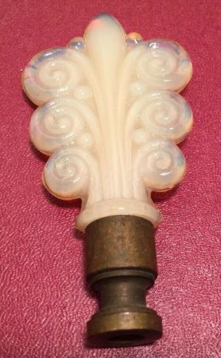 Vintage Aladdin Alacite Glass Scroll Or Bouquet Lamp Finial