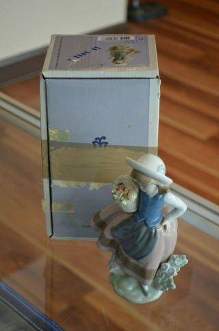 Lladro 5221 " Sweet Scent " Girl With Basket Of Flowers