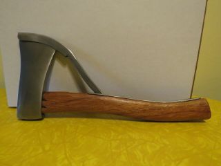 Marble ' s No.  5 Pocket Axe with Safety Guard looks 2