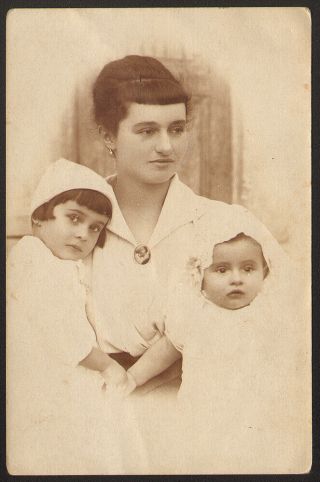 Three Females Woman And Girls Portrait Old Photo 14x9 Cm 29007