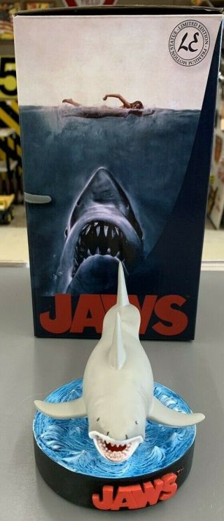 Jaws Premium Motion Statue Bruce The Shark Shakems