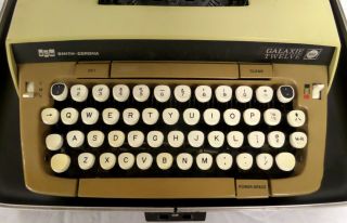 Vintage Smith - Corona Beige & Brown Galaxie Twelve Portable Typewriter w/ Case 3