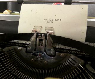 Vintage Smith - Corona Beige & Brown Galaxie Twelve Portable Typewriter w/ Case 6