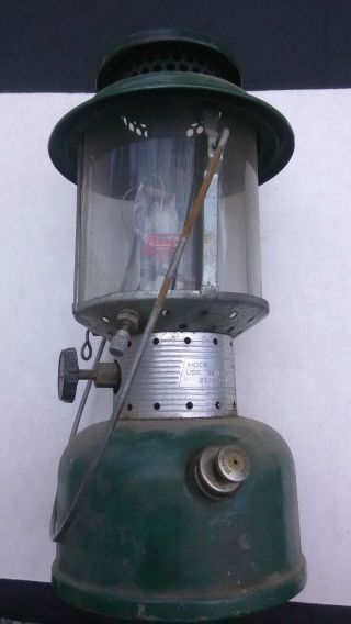 Vintage 3/1963 Coleman Model 220e Lantern