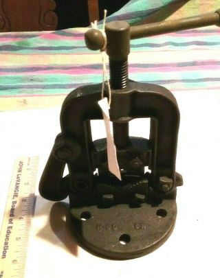 Vintage Erie Tool Pipe Vise - - Heavy Cast Iron - - Collectible - - L@@k