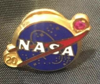Nasa 20 Years If Service Pin 10k 1 Red Gemstone Rare Neil Armstrong