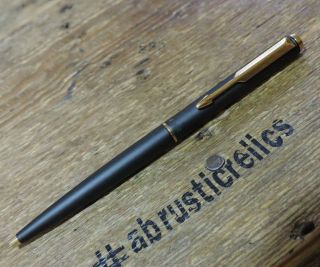 Vintage Ia 1992 Matte Black Gold Trim Gt Parker 95 Ballpoint Pen Made In France