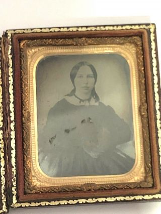 CIVIL WAR ERA TINTYPE PHOTO IN MINIATURE LEATHER FRAME YOUNG WOMAN PORTRAIT 5