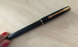 Vintage Parker Black Fountain Pen & 18k 750 Gold Nib
