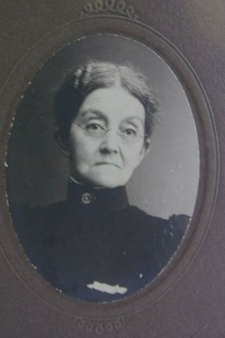 Antique Haunted Woman Scary Mean Screaming Killer (?) Photograph