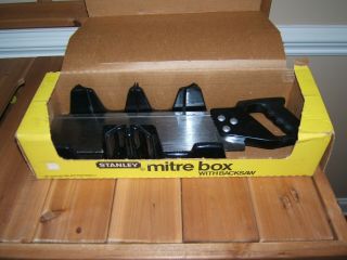 Stanley Mitre Box With Back Saw Plastic Miter Box With 14 " Saw No.  19 - 600