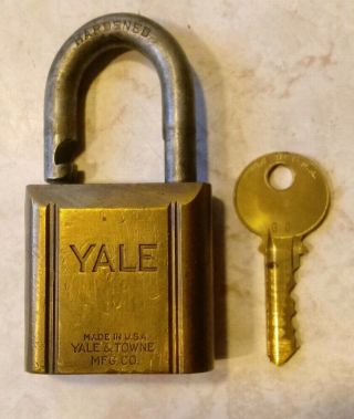 Vintage Yale Padlock With Key.  Brass Padlock Made In Usa Yale & Towne Mfg
