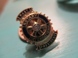 Rotary International Past President 10k Gold Pin With Diamond 2 Grams