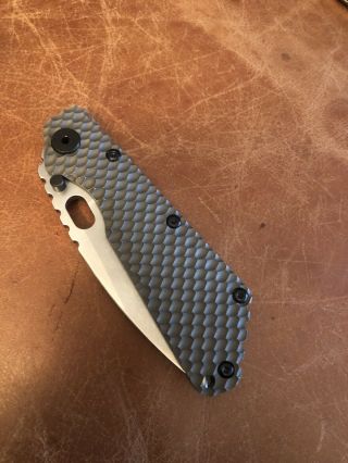 Sng Smf Style Blade With Titanium Double Gunner Grips D2 Blade