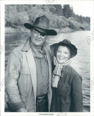 Academy Award Actors John Wayne & Katherine Hepburn True Grit Press Photo