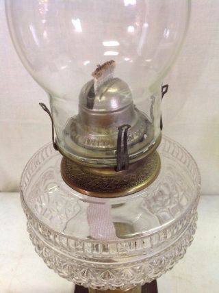 VINTAGE ANTIQUE PEDESTAL OIL LAMP CAST IRON BASE BRASS SPACERS & CHIMNEY 4