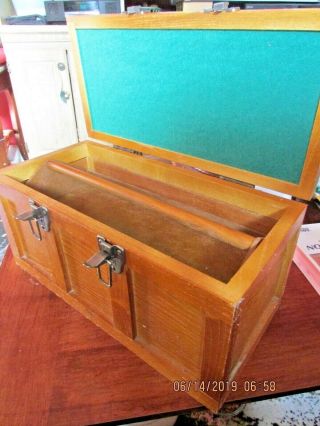 Vintage Craftsman/seamstress/hobbyist Wooden Tool Box With Tray & Latches Gc