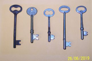 5 Vintage Skeleton Keys - J.  L.  H.  & Co. ,  Earle,  R & E Mfg.  Co. ,  Taylor,  Penn