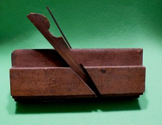 Antique 9 1/2 " Round Wood Moulding Plane Carpentry Tool.  Fully Functional.